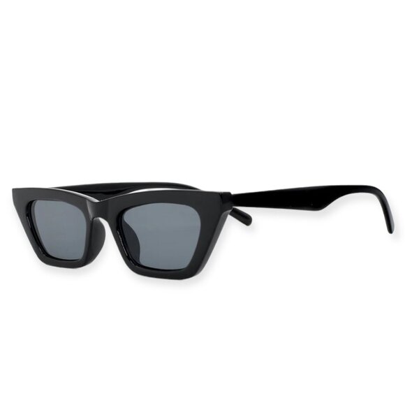 Black Cat Eye Gray Lens Sunglasses - NEW - Picture 1 of 3